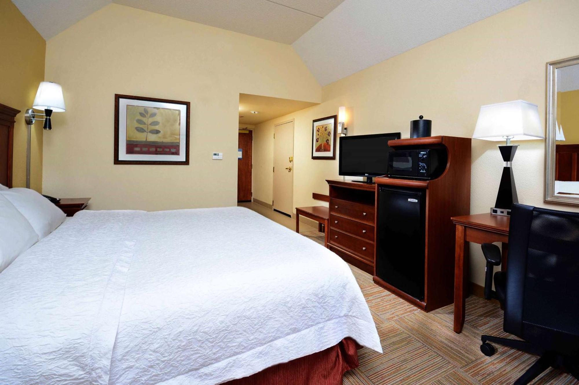 Hampton Inn Raleigh Capital Blvd North מראה חיצוני תמונה
