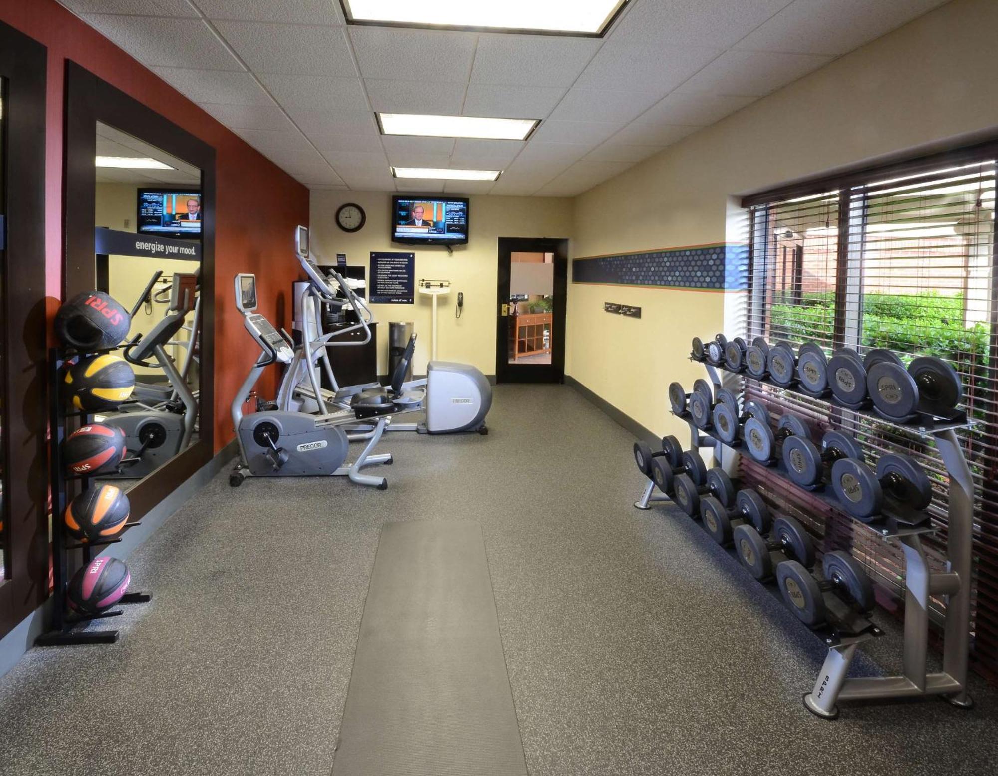 Hampton Inn Raleigh Capital Blvd North מראה חיצוני תמונה