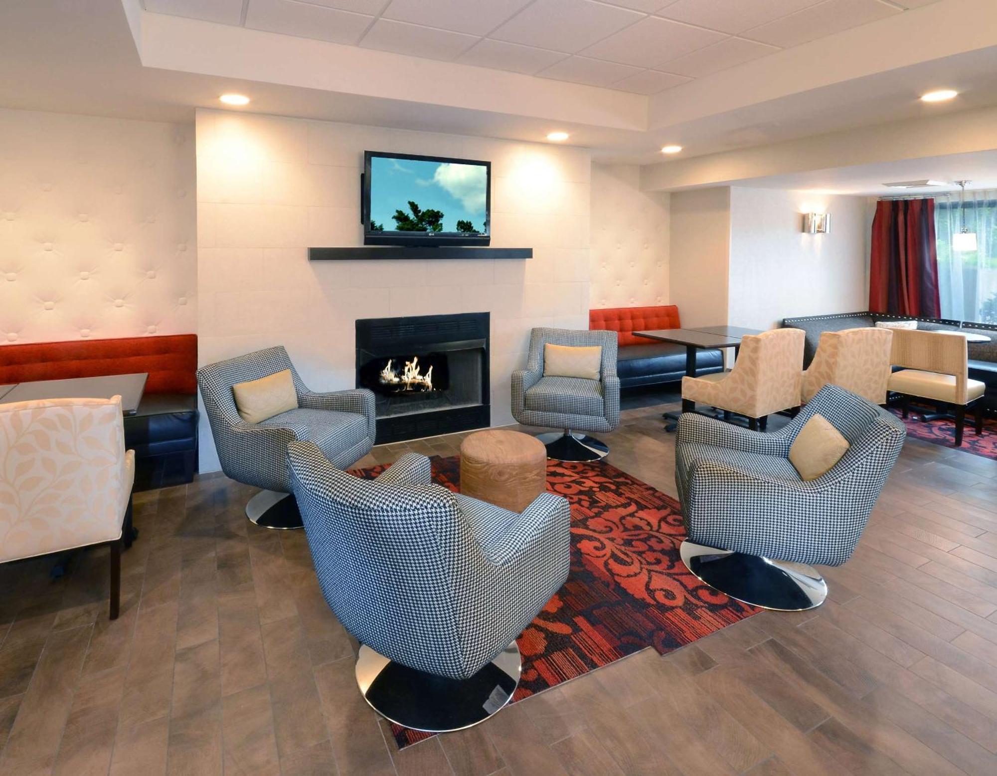 Hampton Inn Raleigh Capital Blvd North מראה חיצוני תמונה