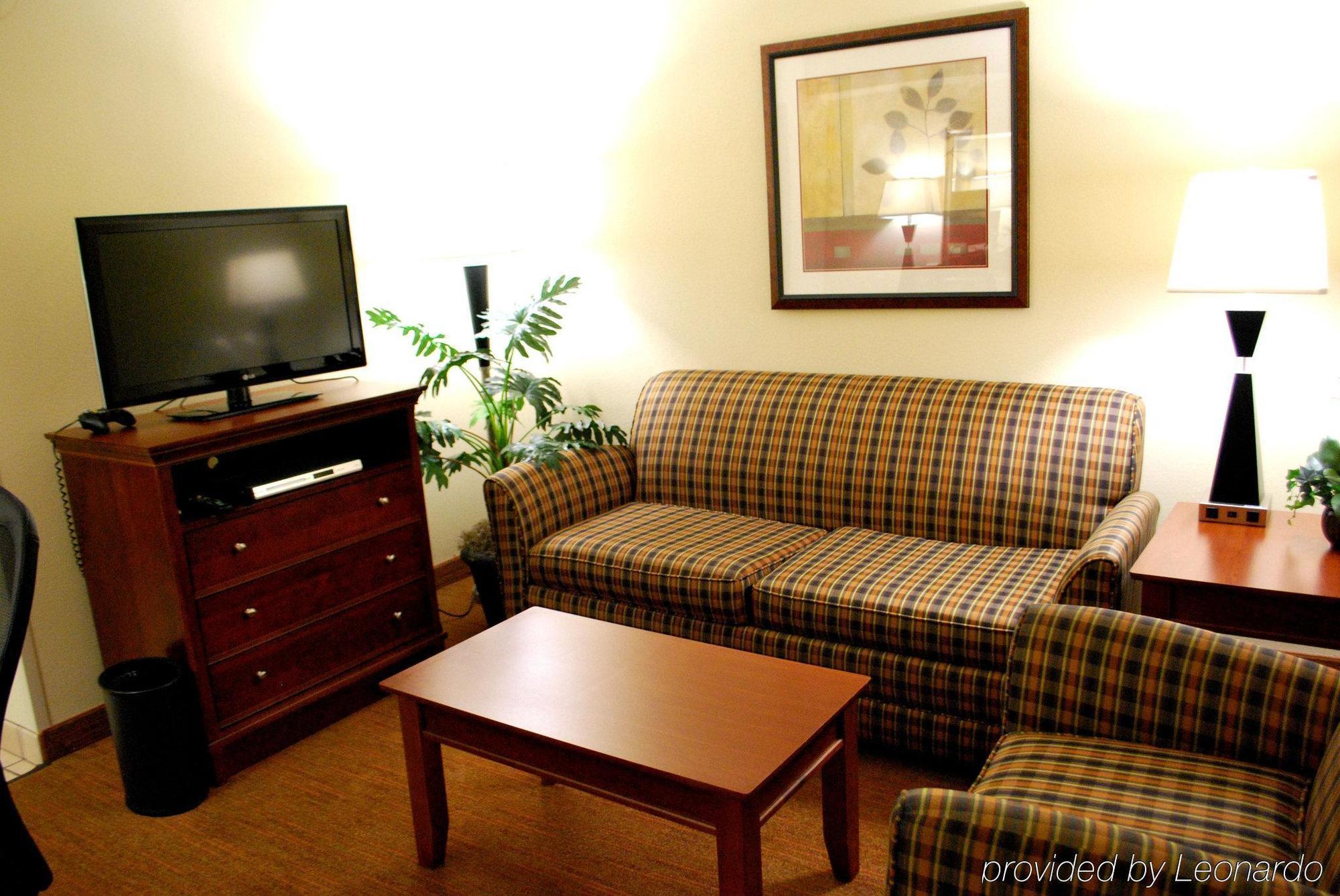 Hampton Inn Raleigh Capital Blvd North חדר תמונה