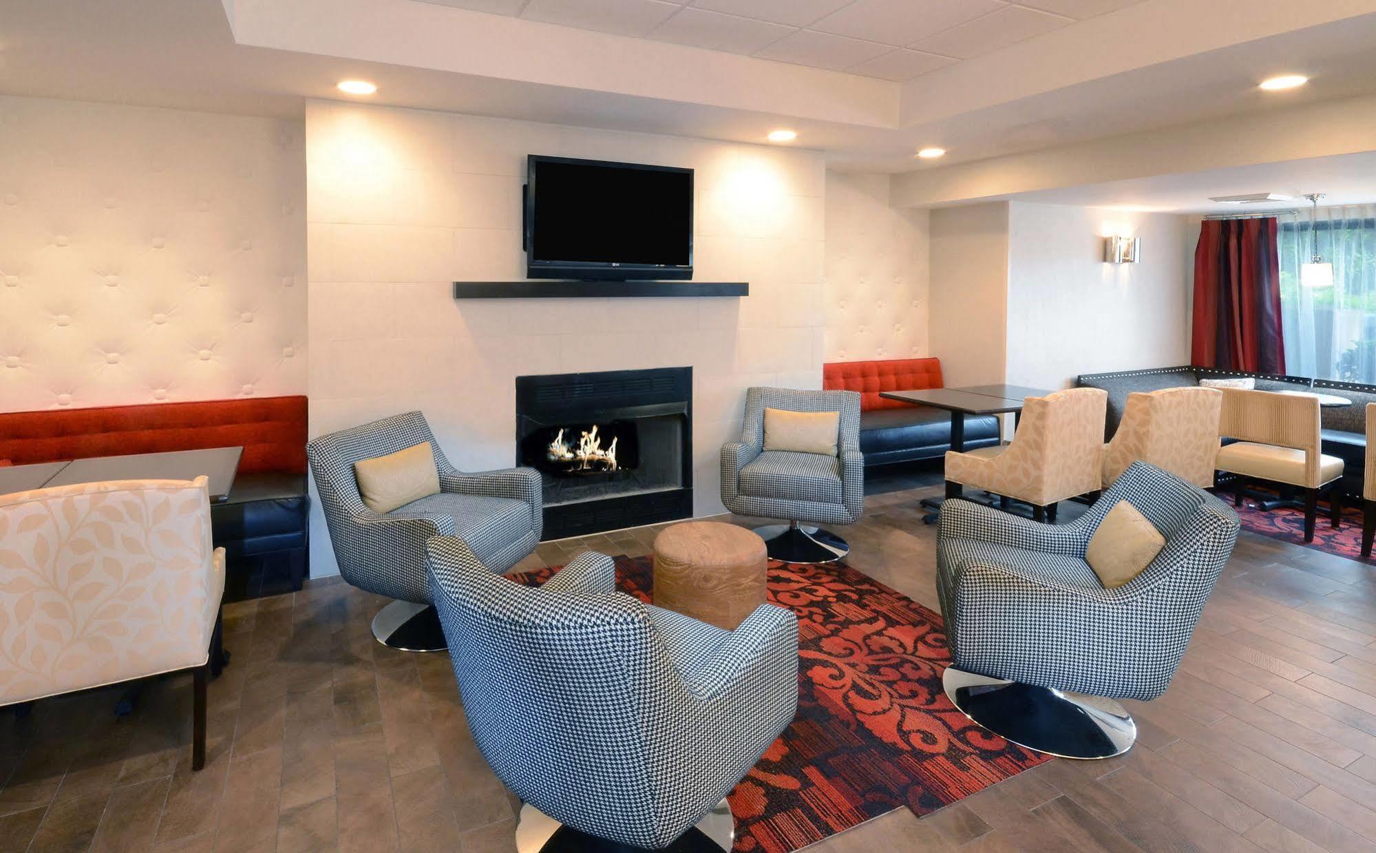 Hampton Inn Raleigh Capital Blvd North מראה חיצוני תמונה